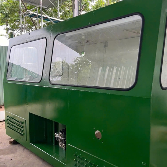  CỬA KÍNH TÀU